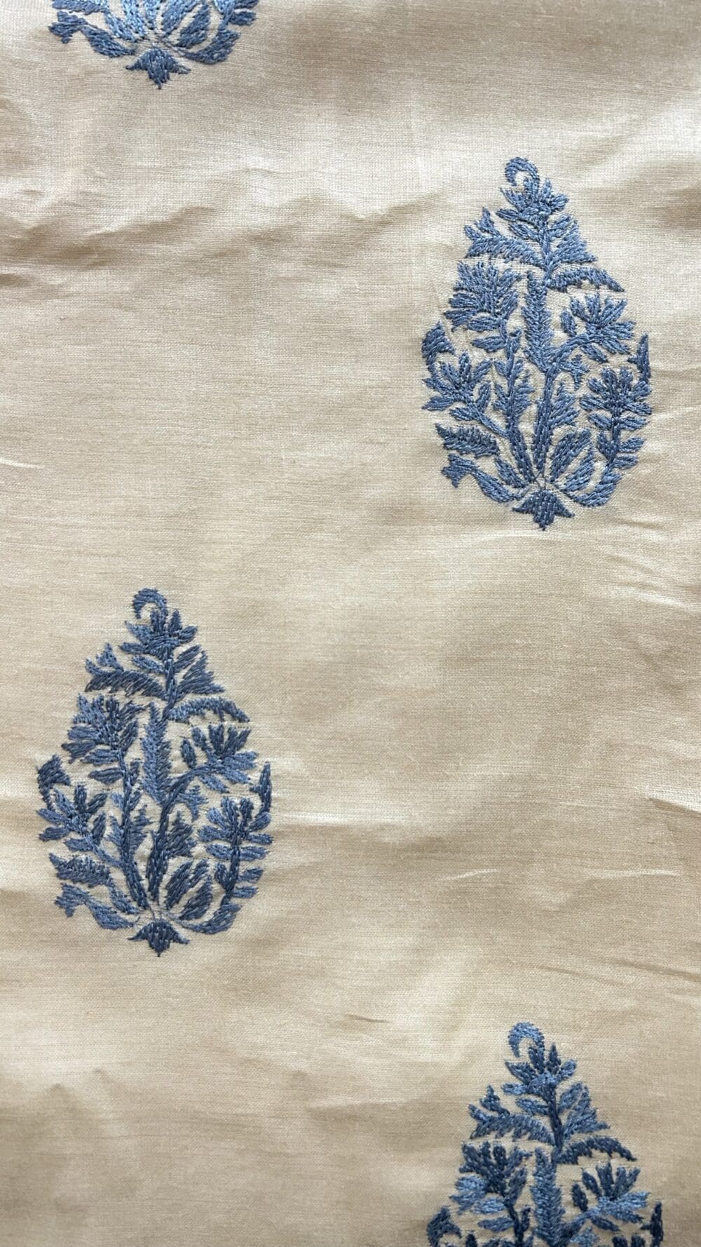 Munga Silk Embroidery - Image 3